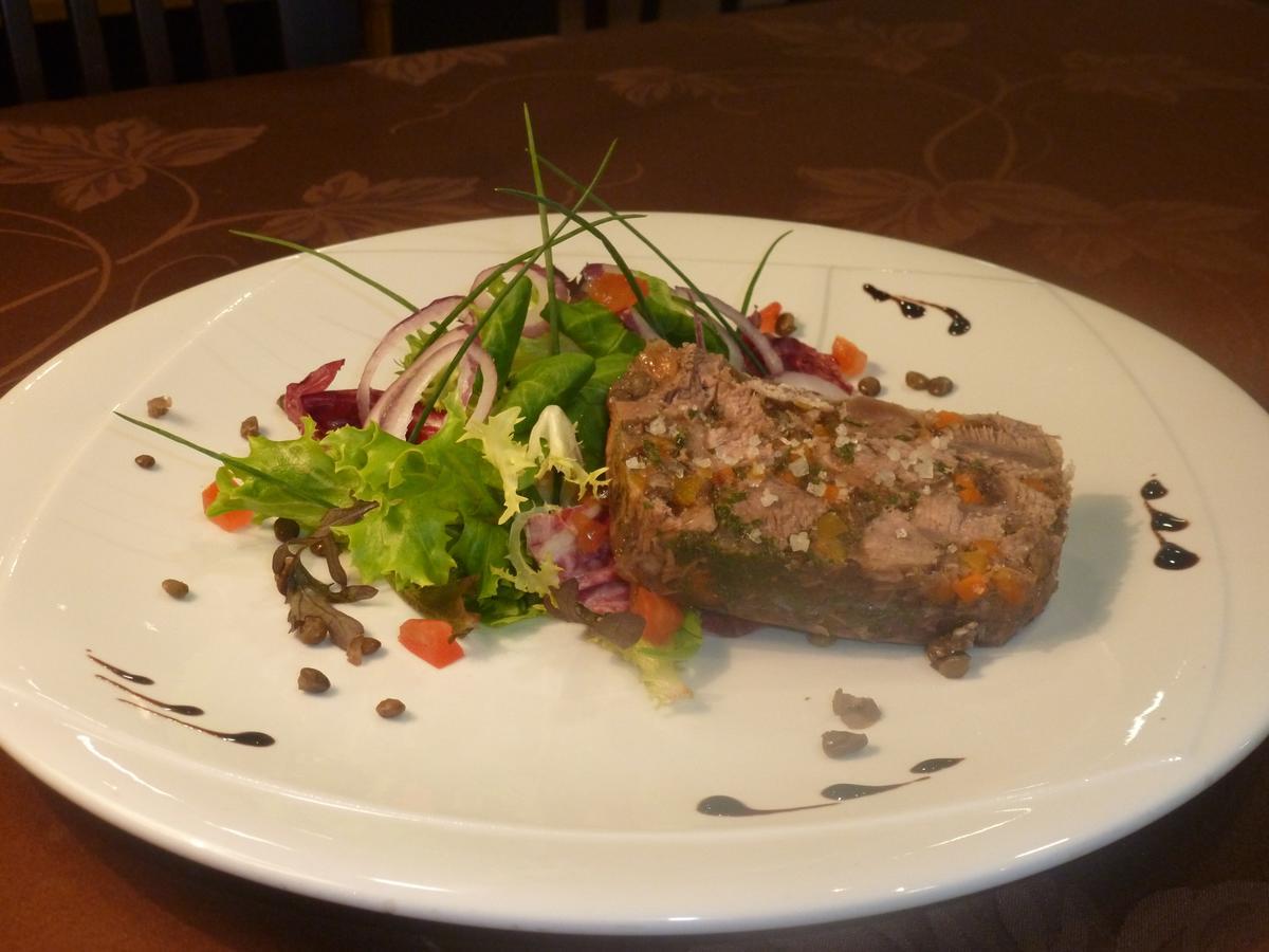 Hotel De Bourgogne La Clayette Екстериор снимка