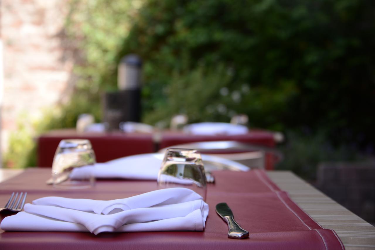 Hotel De Bourgogne La Clayette Екстериор снимка